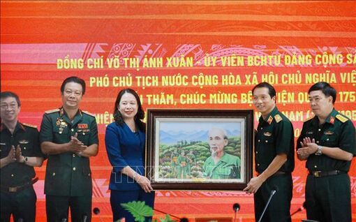 Phó Chủ tịch nước thăm, chúc mừng Ngày Thầy thuốc Việt Nam tại TP Hồ Chí Minh
