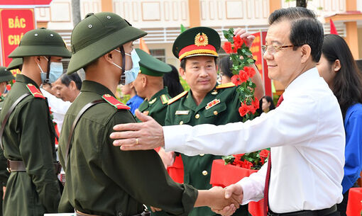 Tổ quốc gọi, thanh niên sẵn sàng