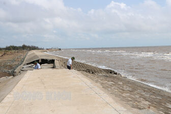 Bến Tre: Triều cường, sóng mạnh làm hư hỏng 50m kè giảm sóng tại cồn Bửng, xã Thạnh Hải, huyện Thạnh Phú