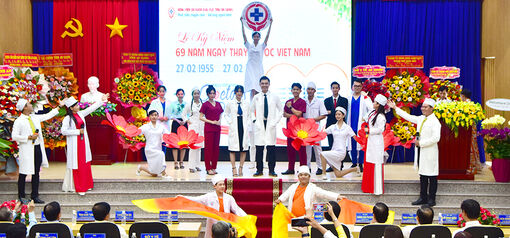 Bệnh viện Đa khoa Khu vực tỉnh An Giang tổ chức Lễ kỷ niệm Ngày Thầy thuốc Việt Nam