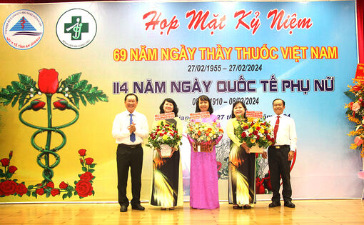Bệnh viện Đa khoa Trung tâm An Giang Họp mặt kỷ niệm Ngày Thầy thuốc Việt Nam và Ngày Quốc tế phụ nữ
