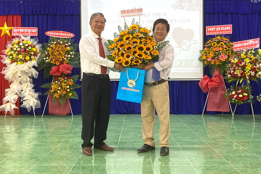 Trung tâm Y tế huyện Tri Tôn họp mặt kỷ niệm 69 năm Ngày Thầy thuốc Việt Nam