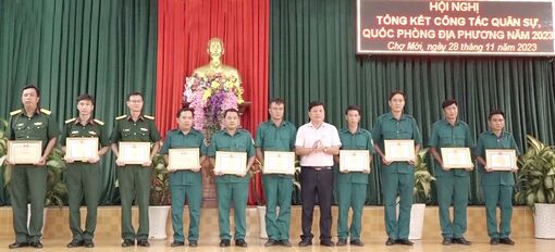 Chợ Mới xây dựng thế trận quốc phòng toàn dân gắn với thế trận an ninh nhân dân