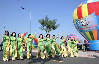 Nữ công nhân, viên chức, lao động tỉnh An Giang hưởng ứng Tuần lễ áo dài