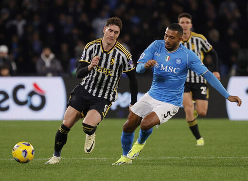 Napoli thắng nghẹt thở Juventus