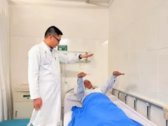 Người đàn ông Campuchia mắc bệnh hiểm quyết sang Việt Nam chữa trị