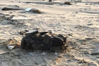 Hơn 20 kg nghi chất ma túy trôi dạt vào bờ biển Quảng Bình