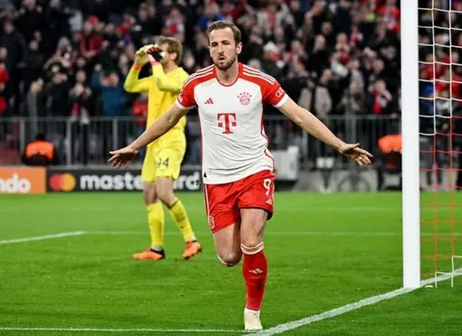 Harry Kane bùng nổ, Bayern Munich giật vé tứ kết Champions League