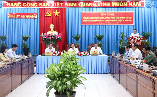 Tiếp tục tăng cường công tác phòng, chống tham nhũng, tiêu cực và cải cách tư pháp
