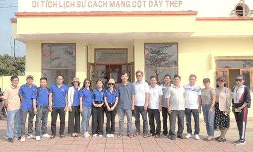 Sở Thông Tin và Truyền thông An Giang thăm “địa chỉ đỏ” Khu Di tích lịch sử cách mạng cấp quốc gia cột Dây Thép