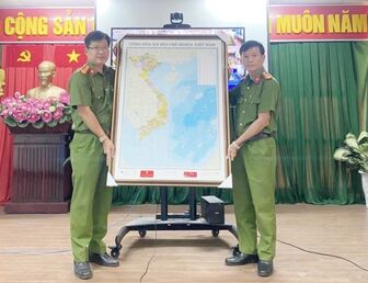 Công an huyện Châu Thành hưởng ứng Cuộc vận động “Tự hào một dải non sông”