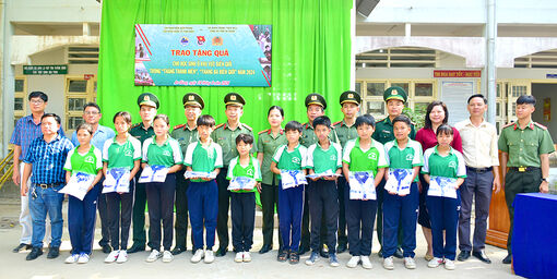 Tổ chức Chương trình “Tháng 3 biên giới – Biên cương Tổ quốc tôi” năm 2024 ở xã An Nông