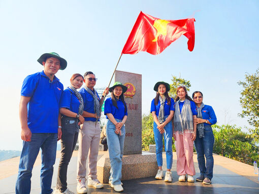 Đoàn khối Cơ quan và Doanh nghiệp tỉnh An Giang hưởng ứng Cuộc vận động “Tự hào một dải non sông”