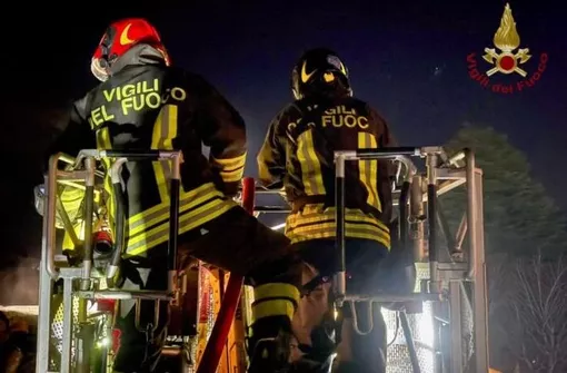 Italy: Cháy nhà nghi do chập điện lò sưởi, 4 người trong một gia đình tử vong