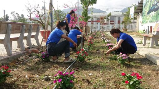 Tuổi trẻ Tri Tôn ra quân hưởng ứng "Ngày chủ nhật xanh"