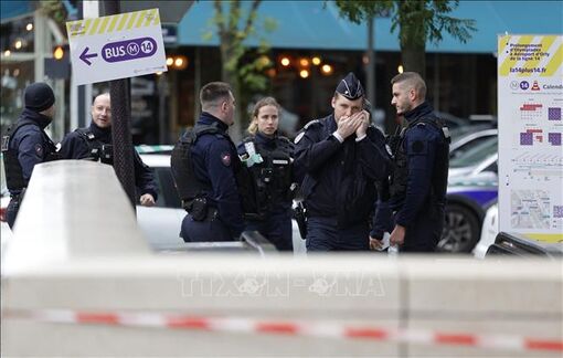 Pháp bắt giữ 9 người sau vụ tấn công đồn cảnh sát ở ngoại ô Paris