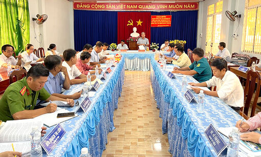 Huyện ủy An Phú làm việc với Đảng ủy xã Quốc Thái