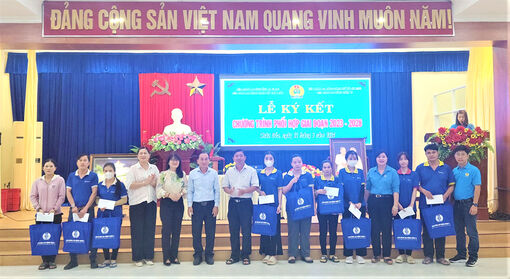 Liên đoàn Lao động TP. Châu Đốc giao lưu, ký kết chương trình phối hợp với Liên đoàn Lao động Quận 12