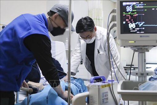 Chính phủ Hàn Quốc huy động bác sĩ đã nghỉ hưu để lấp đầy khoảng trống y tế
