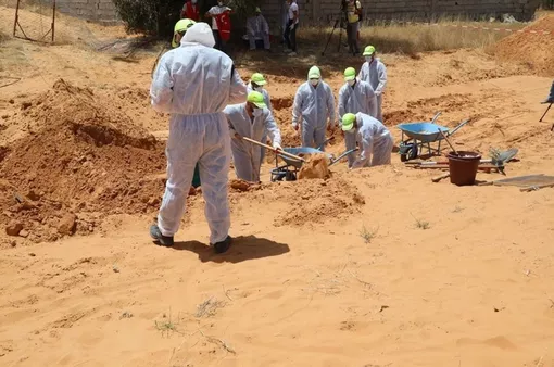 Libya phát hiện ngôi mộ tập thể chứa thi thể của 65 người di cư ở sa mạc