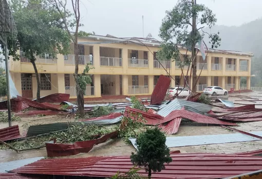 Mưa đá, gió lốc gây tốc mái, hư hại nhà của 469 hộ dân ở Sơn La