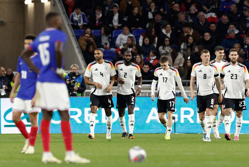 Đức xuất sắc đánh bại tuyển Pháp trên sân khách
