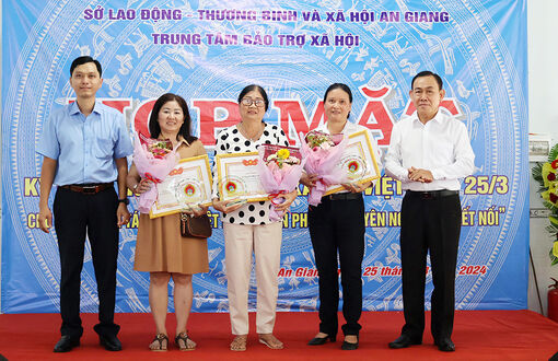 Sở Lao động – Thương binh và Xã hội tỉnh An Giang tôn vinh những người đóng góp cho công tác xã hội