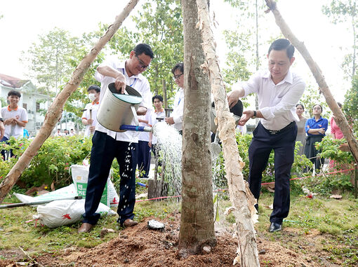 Trung tâm Giáo dục thường xuyên An Giang phát động “Tết trồng cây đời đời nhớ ơn Bác Hồ”