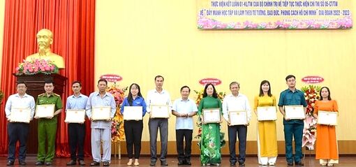 Châu Phú đẩy mạnh việc học tập và làm theo Bác