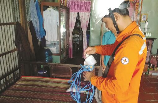 Người dân chủ động tiết kiệm điện mùa nắng nóng