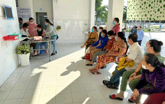 Tổ chức tầm soát ung thư cổ tử cung, ung thư vú cho phụ nữ huyện Châu Phú