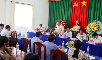 Phòng Lao động – Thương binh và Xã hội huyện Phú Tân đối thoại với hộ nghèo