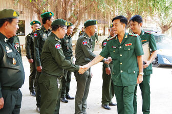Bộ đội Biên phòng tỉnh An Giang chúc Tết Chol Chnam Thmay lực lượng vũ trang Vương quốc Campuchia