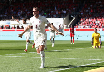 Kane ghi bàn, Bayern Munich thua ngược khó tin trước trận gặp Arsenal