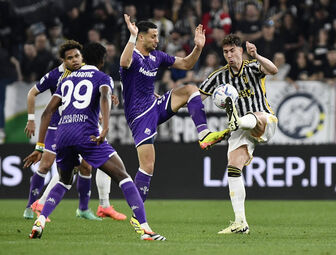 Hạ Fiorentina, Juventus xây chắc top 3