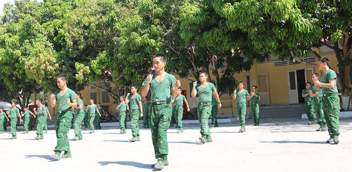 Ngày cuối tuần ở Tiểu đoàn Huấn luyện - Cơ động