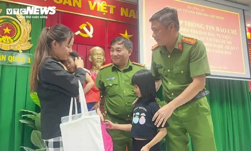 TP.HCM: Giải cứu 2 bé gái bị bắt cóc ở phố đi bộ Nguyễn Huệ