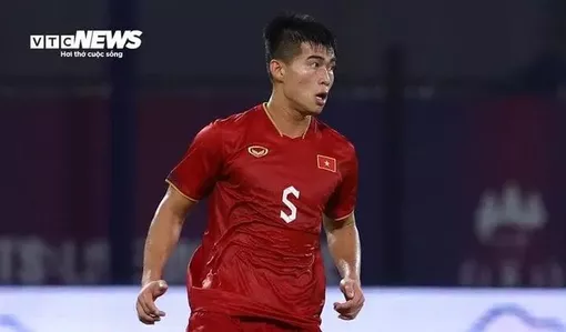 HLV Hoàng Anh Tuấn gây bất ngờ với đội trưởng của U23 Việt Nam