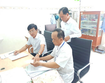 Kiểm tra, đánh giá Bộ tiêu chí quốc gia về y tế xã tại các trạm y tế ở huyện Châu Phú