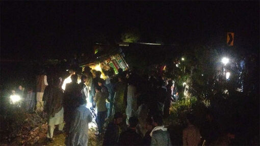 Xe buýt rơi xuống hẻm núi sâu ở Pakistan, nhiều người thương vong