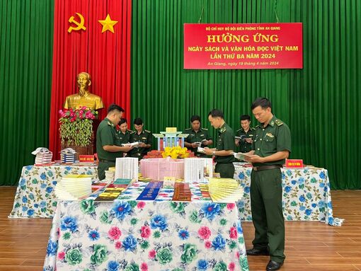 Sôi nổi Ngày Sách và Văn hóa đọc Việt Nam trong Bộ đội Biên phòng tỉnh An Giang