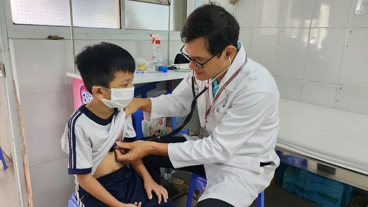 Gần 100 bệnh nhân mắc bệnh tim bẩm sinh ở An Giang được khám, sàng lọc miễn phí