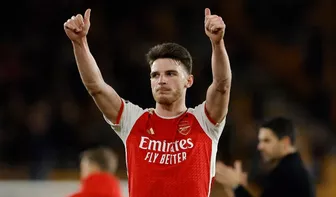 Arsenal trở lại ngôi đầu bảng Ngoại Hạng Anh
