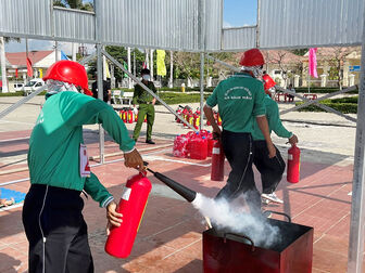 Tổ Liên gia an toàn phòng cháy, chữa cháy xã Khánh An đạt giải nhất Hội thi nghiệp vụ chữa cháy và cứu nạn, cứu hộ