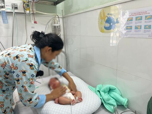 Bệnh ho gà ở trẻ gia tăng, cần chủ động đưa trẻ tiêm vaccine