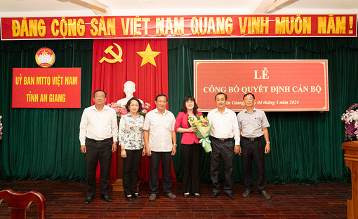 Công bố quyết định công tác cán bộ tại Đảng đoàn MTTQVN tỉnh An Giang