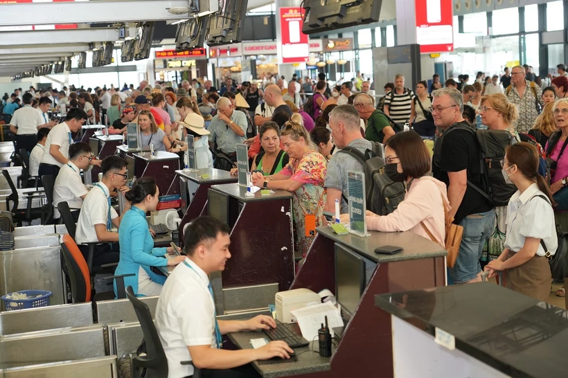 Cục Hàng không Việt Nam lý giải về nguyên nhân giá vé bay nội địa tăng cao
