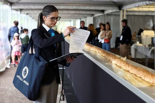 Kỷ lục Guinness mới về chiếc bánh mì baguette dài nhất thế giới