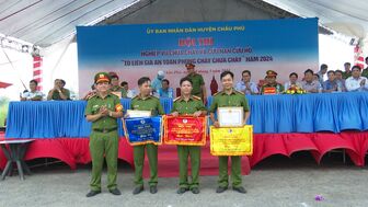UBND huyện Châu Phú tổ chức Hội thi Nghiệp vụ chữa cháy và cứu nạn cứu hộ