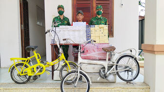 Đồn Biên phòng Vĩnh Nguơn bắt giữ đối tượng vận chuyển hàng hóa trái phép